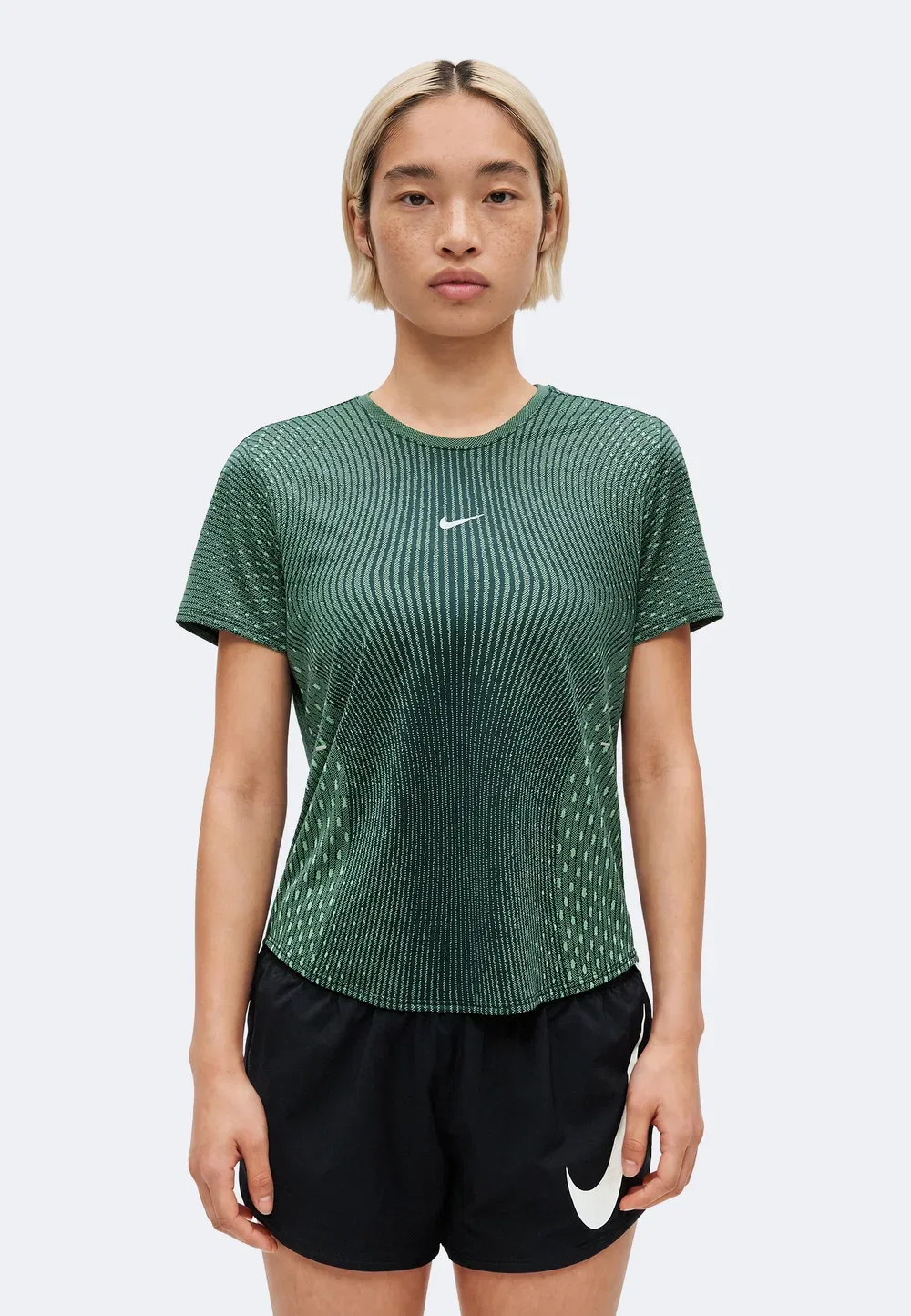 Swift - спортивная футболка Nike Performance, Black/Light Green Spark