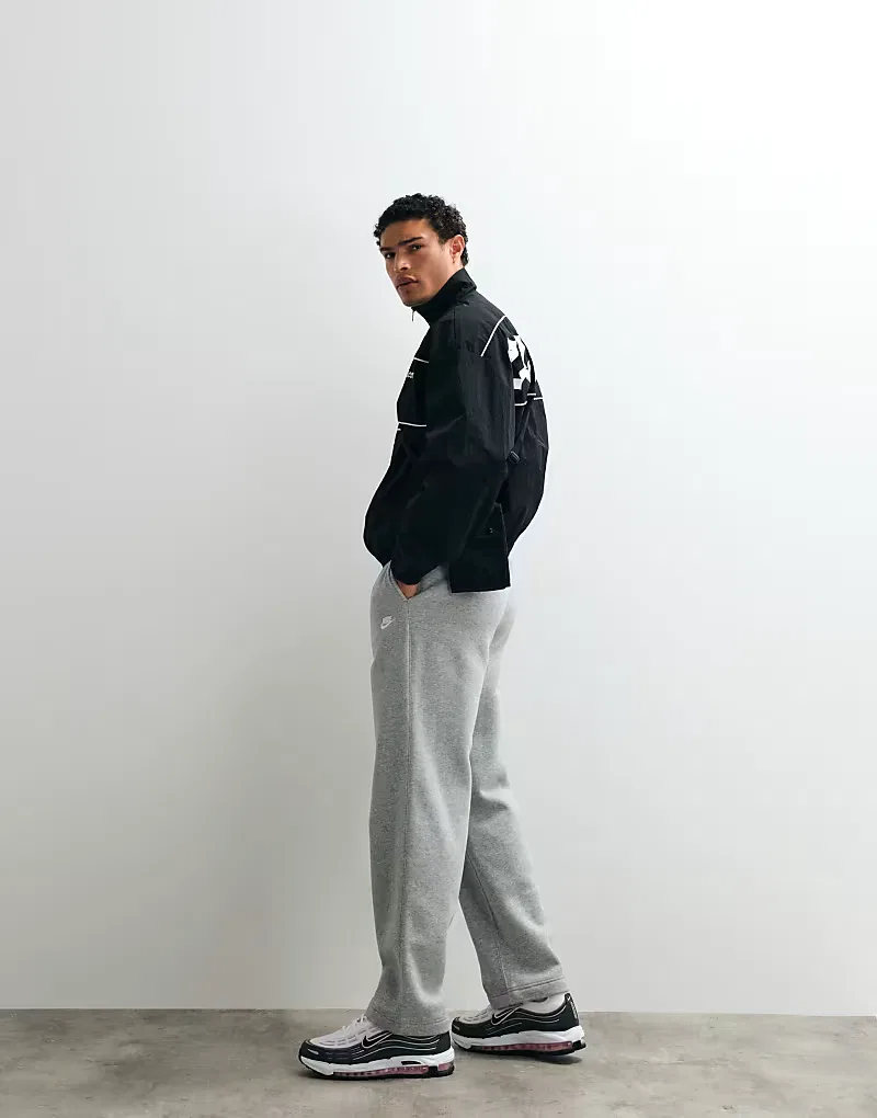 Спортивные брюки Nike Club из флиса прямого кроя с логотипом, серые — фото 3