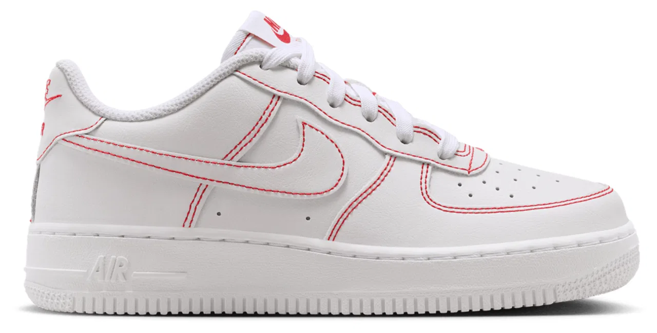 Кроссовки для мальчиков Nike Air Force 1 LV8 1, цвет White/University Red