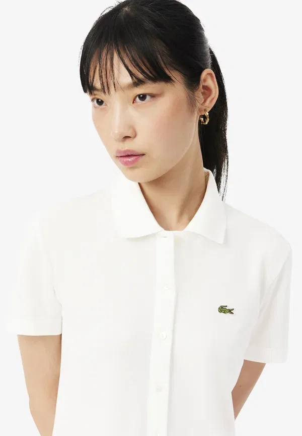 Платье Lacoste трикотажное приталенное однотонное — фото 4