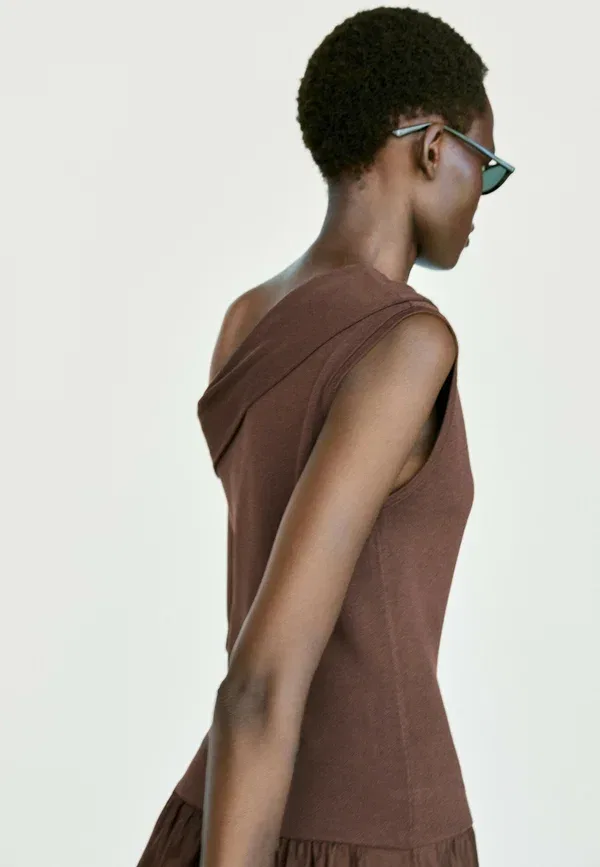 Платье асимметричное One-shoulder midi dress, Massimo Dutti, крапчатый темно-коричневый — фото 2