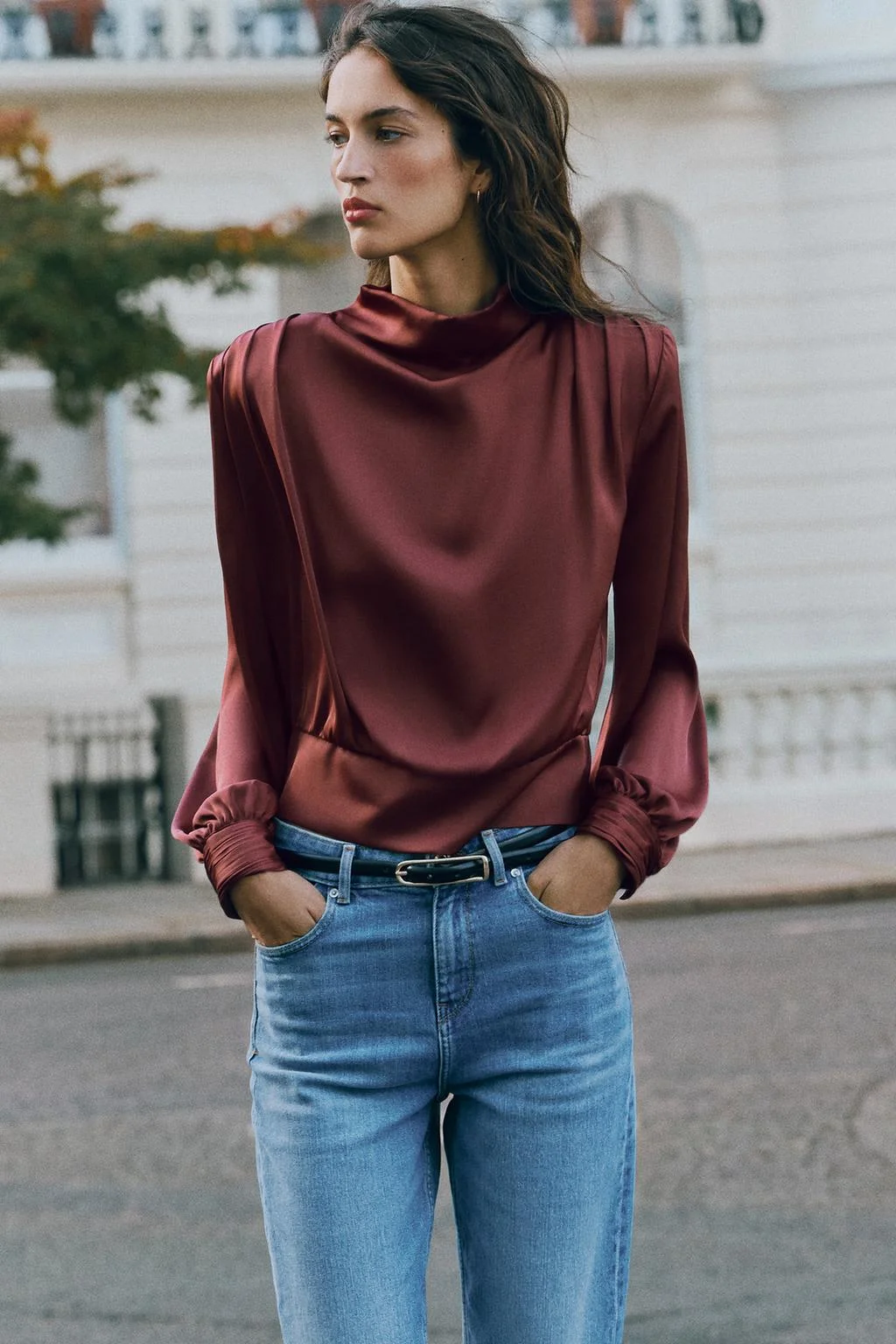 Блуза Zara атласная с плечевыми накладками, бордовый