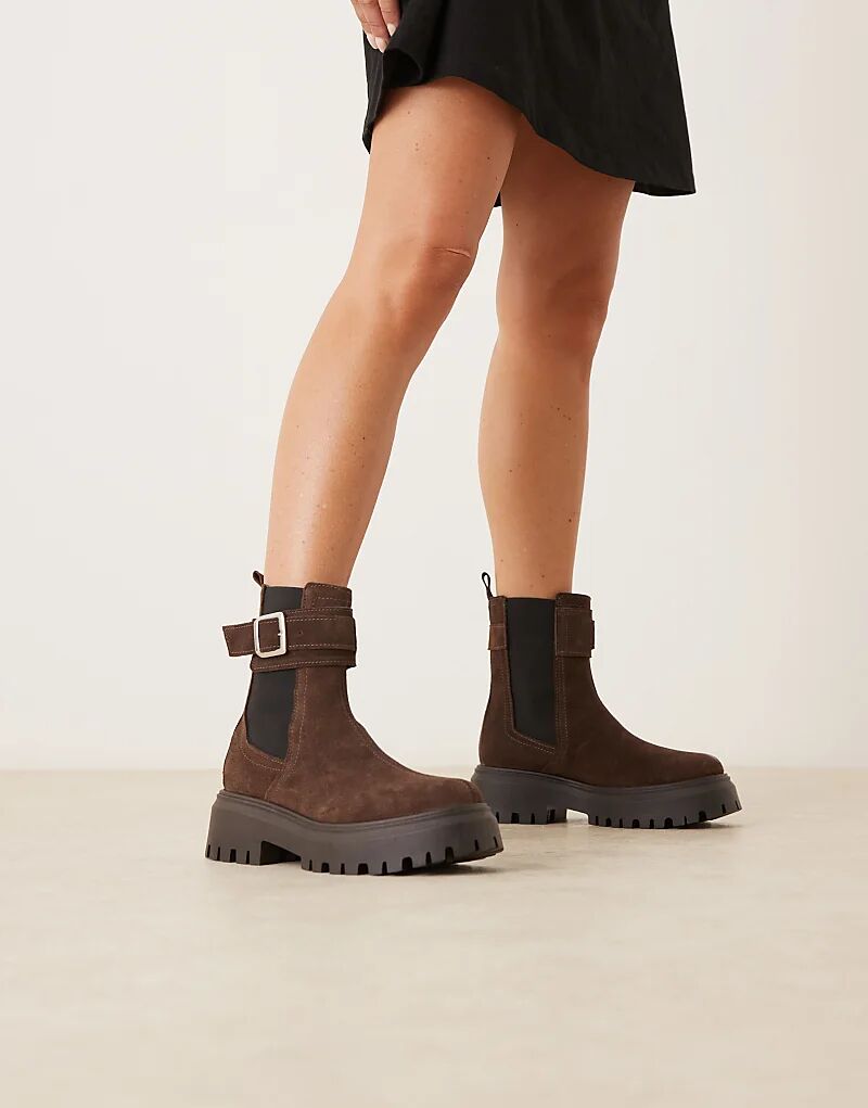 Массивные ботинки челси Astrid ASOS DESIGN с пряжкой из натуральной замши шоколадного цвета — фото 2