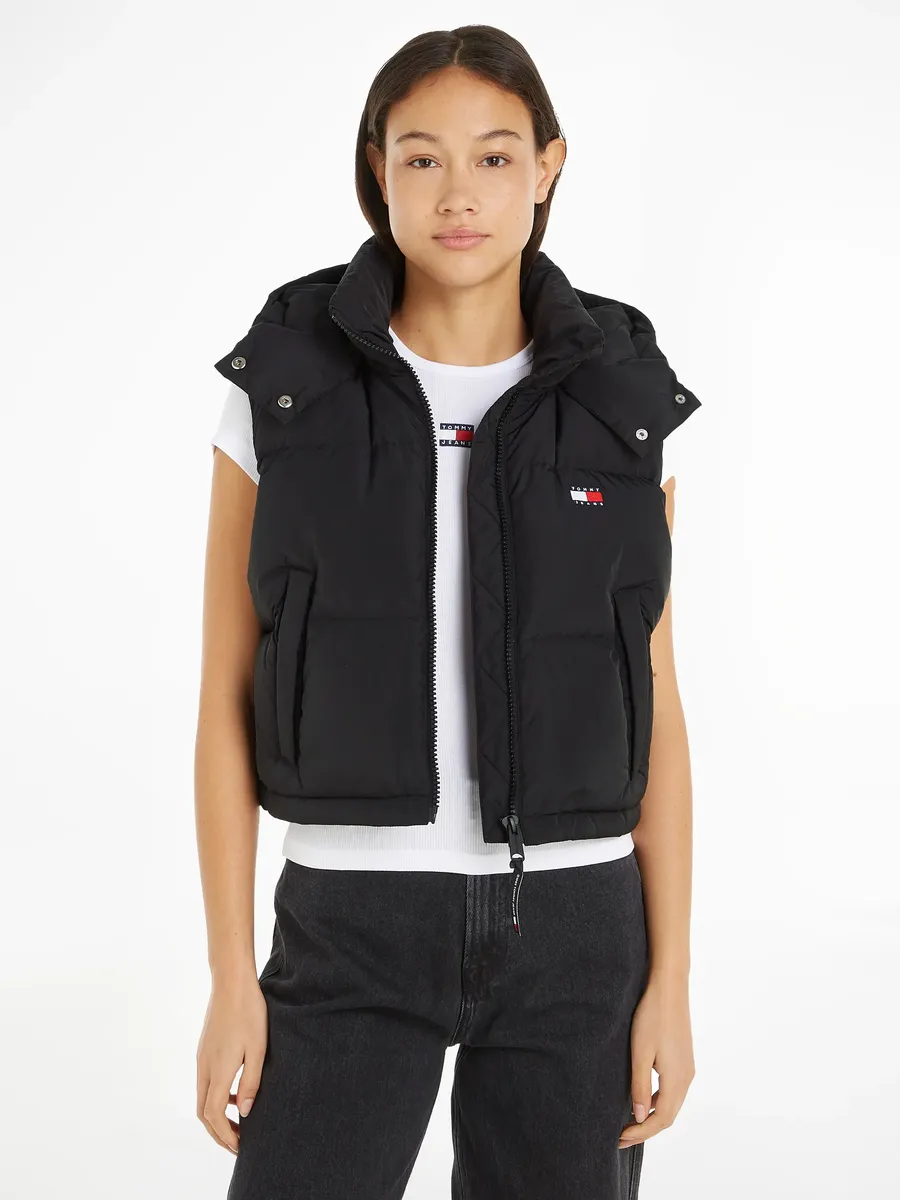 

Стеганый жилет Tommy Jeans "TJW CRP ALASKA PUFFER VEST", модного укороченного кроя, пуховик, черный