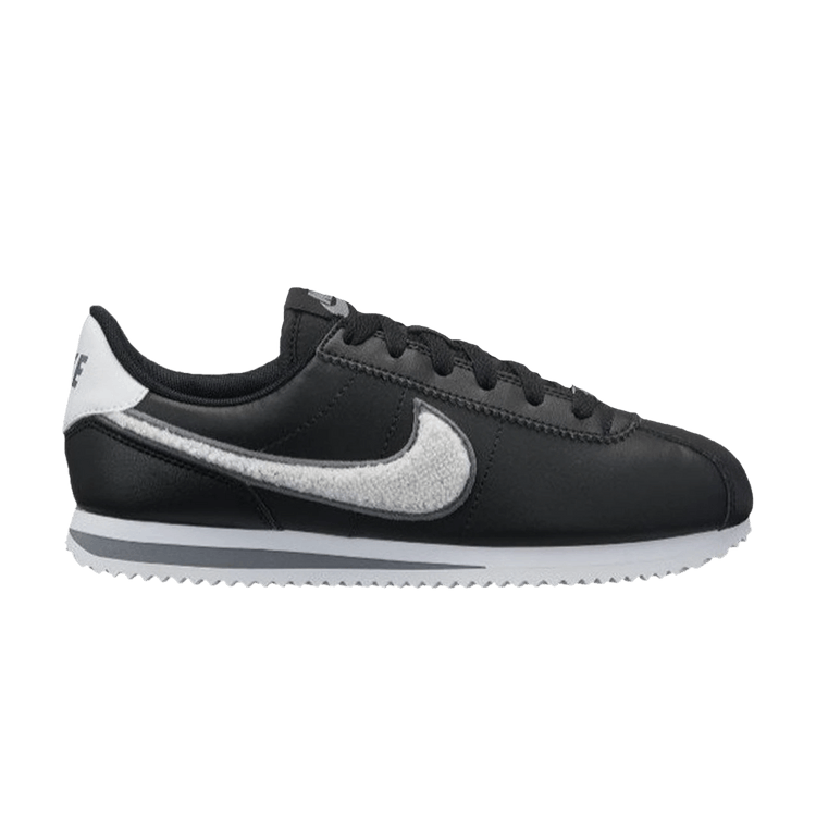

Кроссовки Nike Cortez Basic Leather SE GS 'Chenille Swoosh - Black', черный