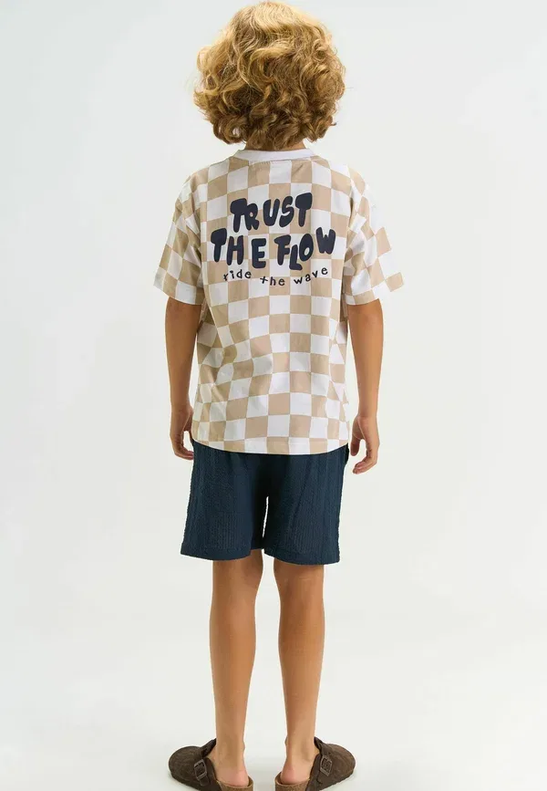 Футболка Tiago tee print t-shirt The New, цвет хаки — фото 2