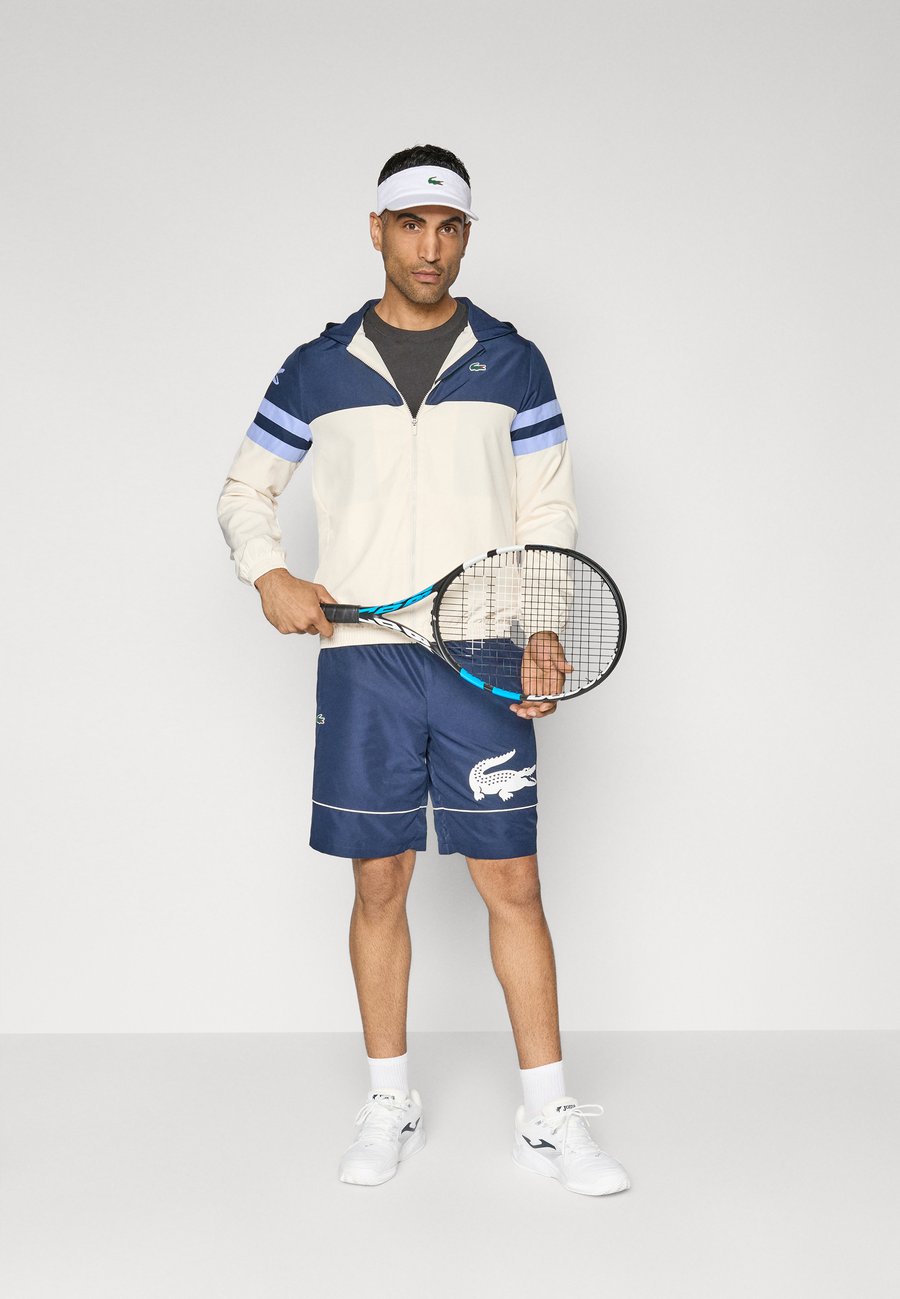 Спортивные шорты Lacoste Sport Sports shorts, Navy Blue/Flour/Dark Blue — фото 2