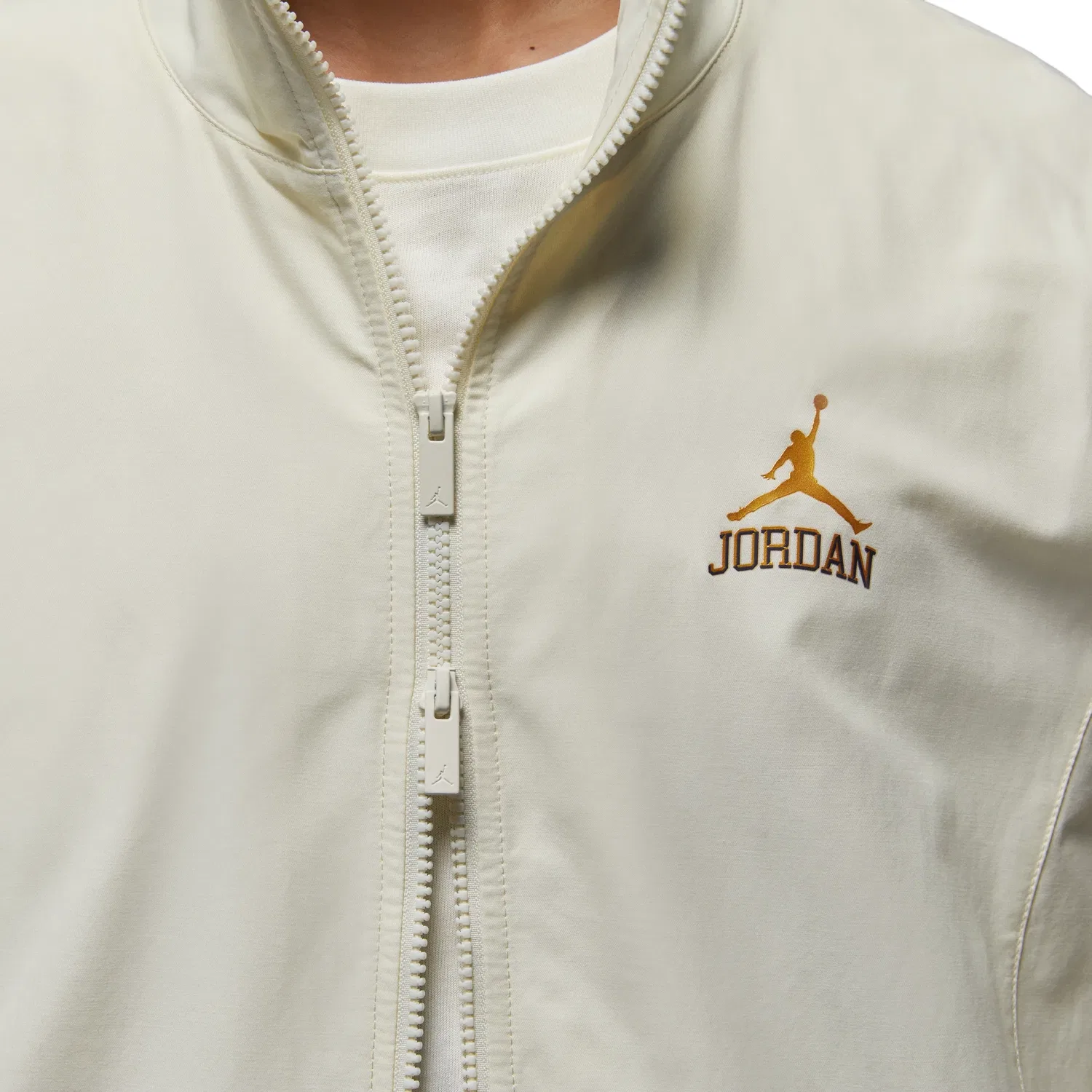 Мужская ветровка с длинным рукавом Jordan ASMJCLSSC DLX Wind Jacket, белый — фото 4