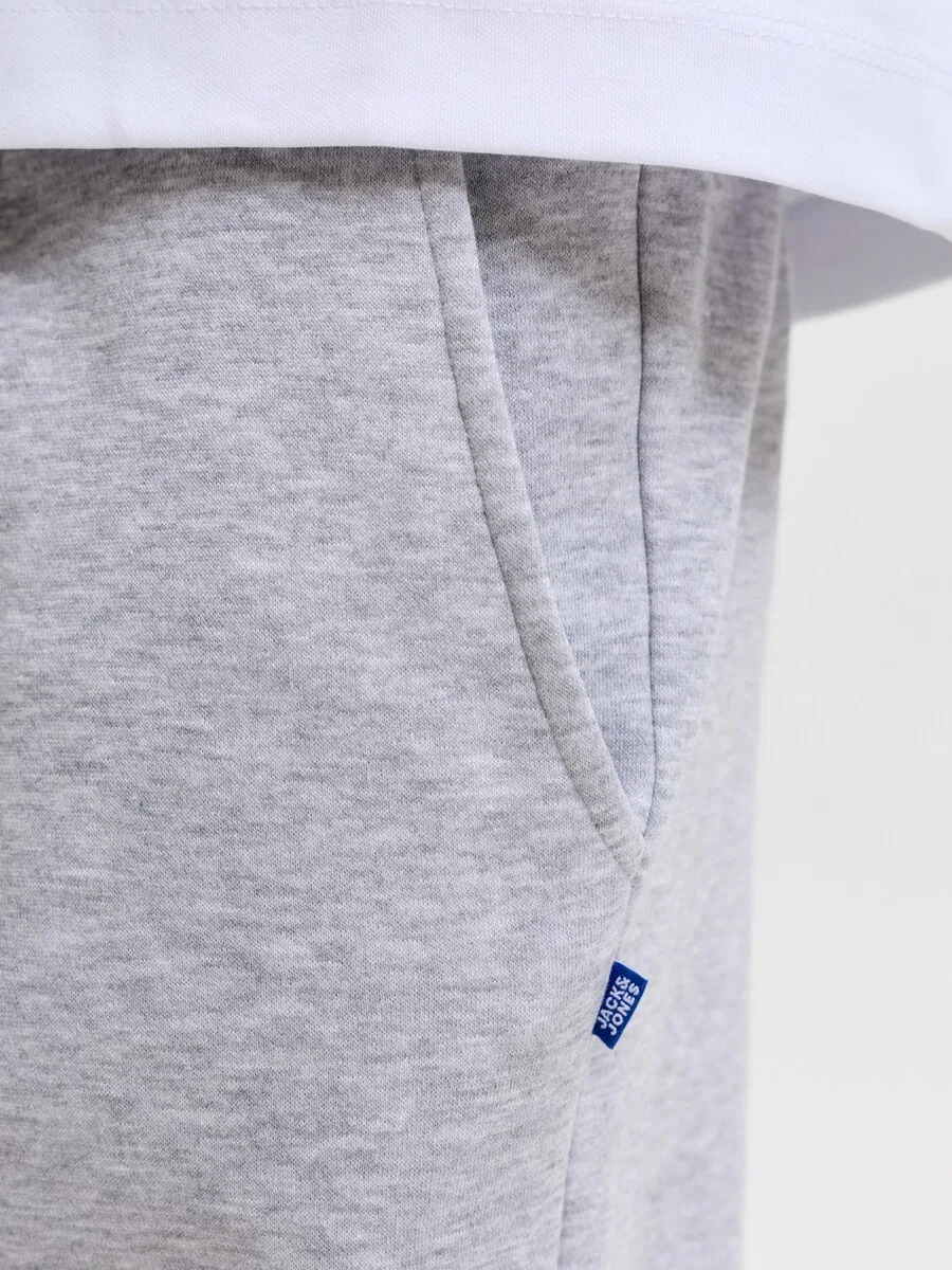 Детские брюки свободного кроя Jack & Jones Junior 'JPSTKane Bradley' в серо-пятнистом цвете — фото 4