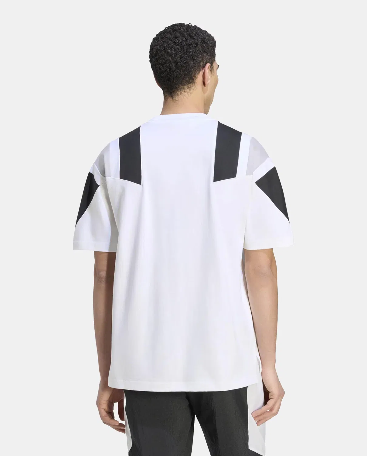 Мужская футболка, EQT Juventus FC 2026-2027, adidas, белый — фото 2