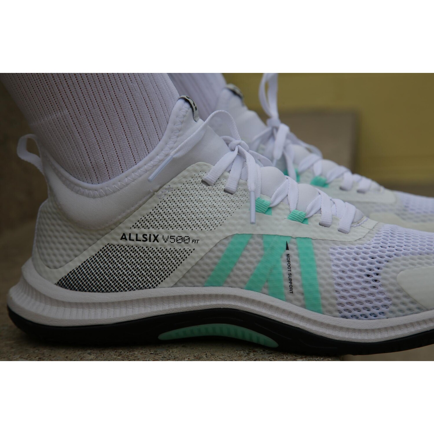 Волейбольные кроссовки FIT 500 женские белые/зеленые ALLSIX, белый/пастельный мятно-серый/черно-синий — фото 4