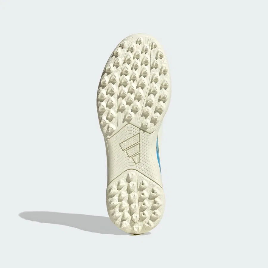 Спортивные кроссовки ADIDAS PERFORMANCE 'F50 Messi Club' кремового цвета — фото 3