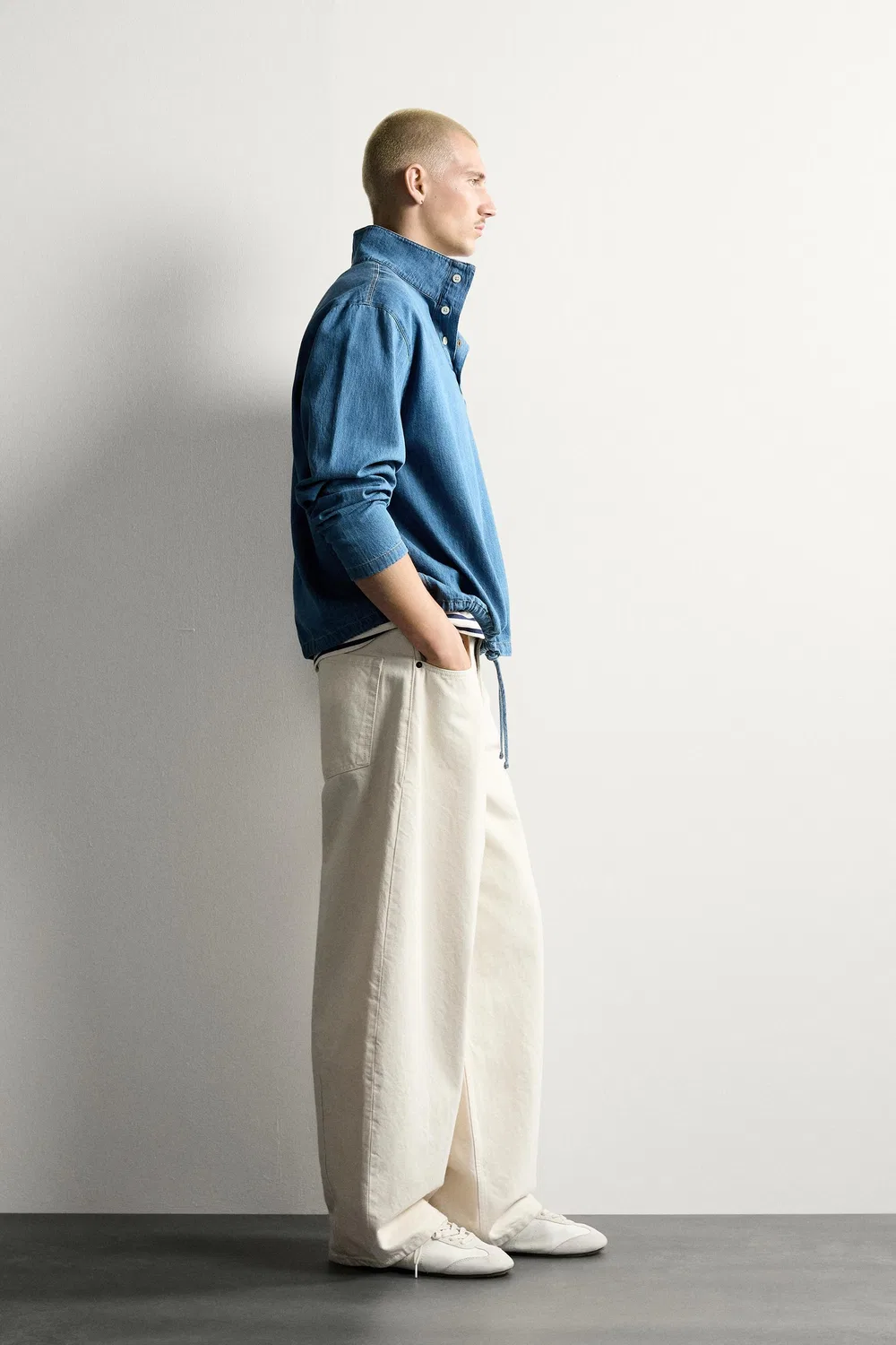 Легкая джинсовая рубашка-поло с эффектом потертости ZARA, Light blue — фото 4