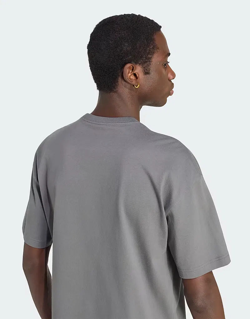 Футболка Adidas Originals Trefoil essentials spacer loose tee серого, размер четыре — фото 4