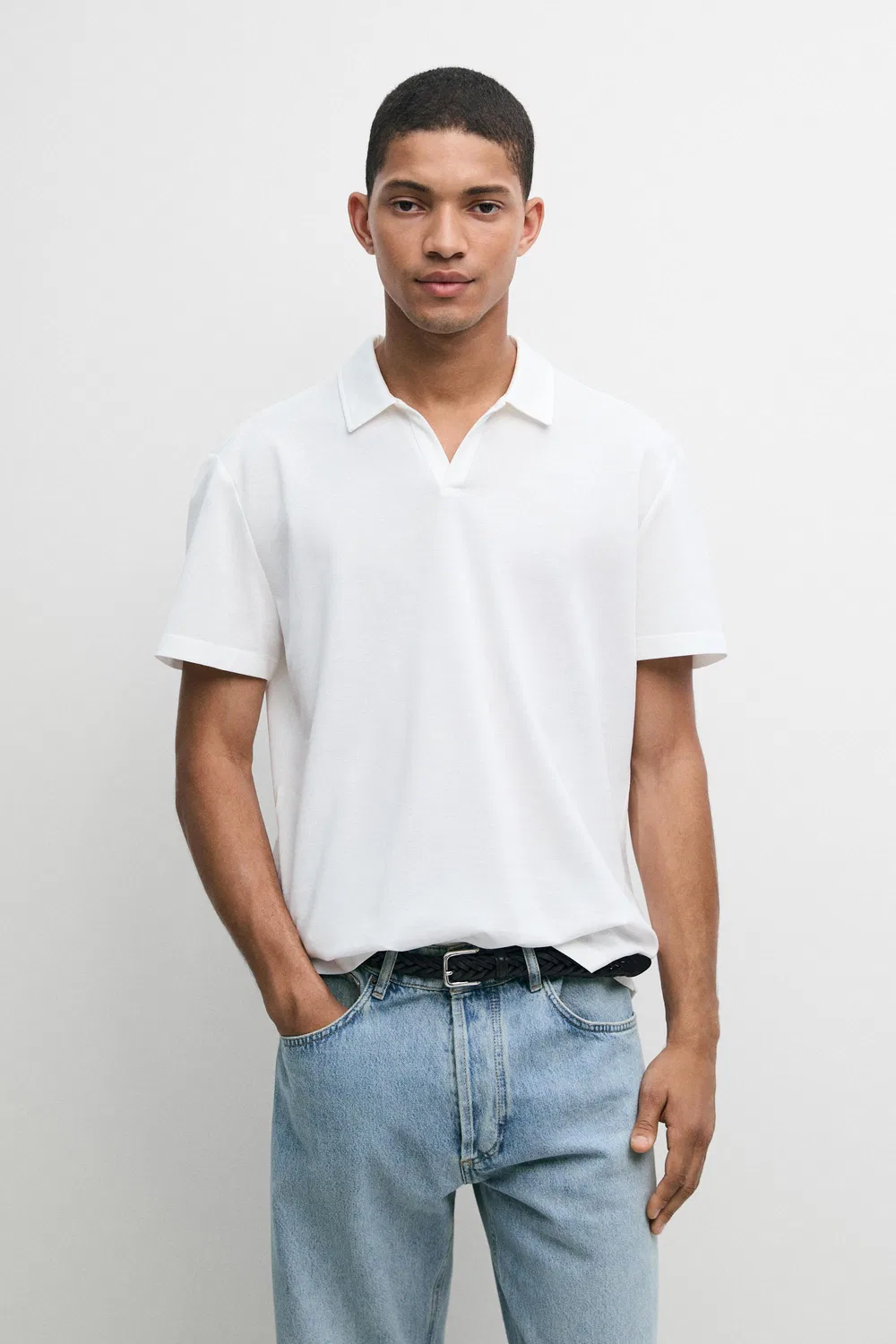 Поло Massimo Dutti Micro-textured V-neck Piqué Shirt, белый
