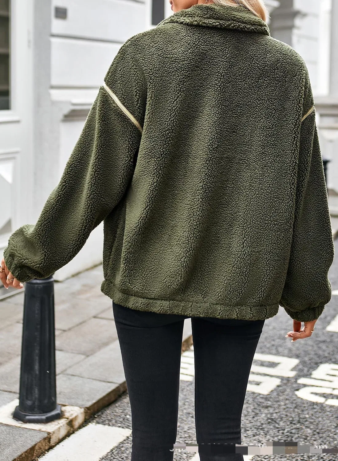 Женская куртка из шерпы oversize с молнией, bianco — фото 4