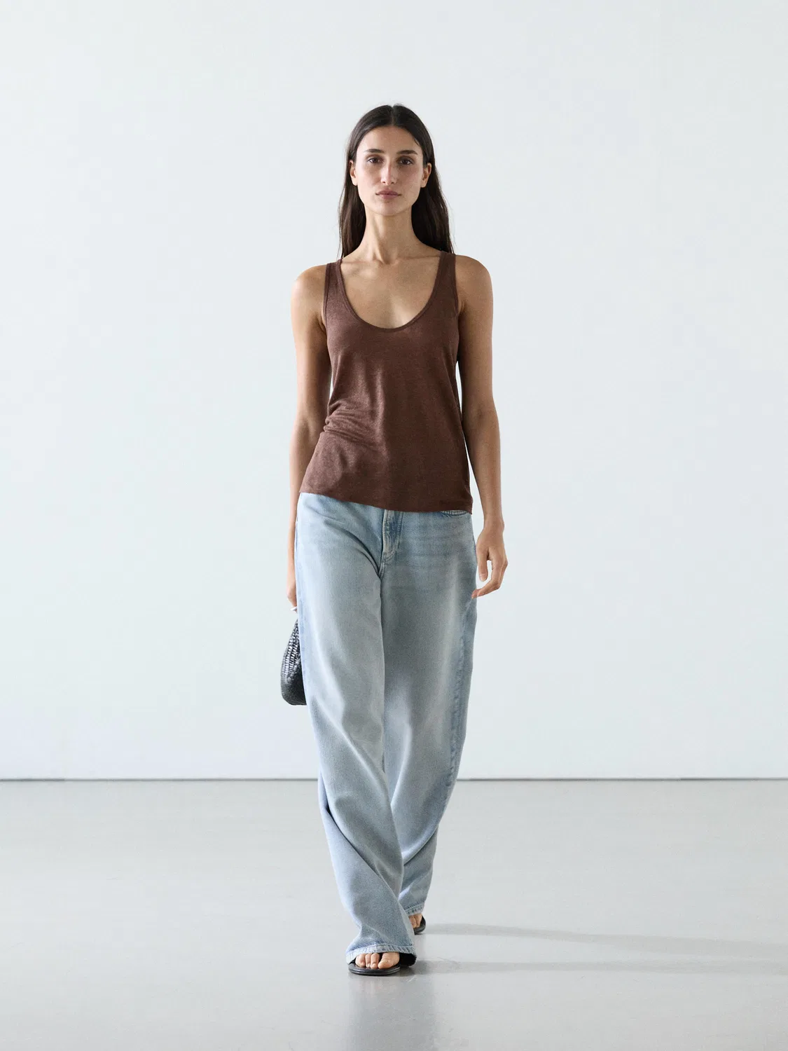 Топ на бретельках из 100% льна Massimo Dutti, шоколадный