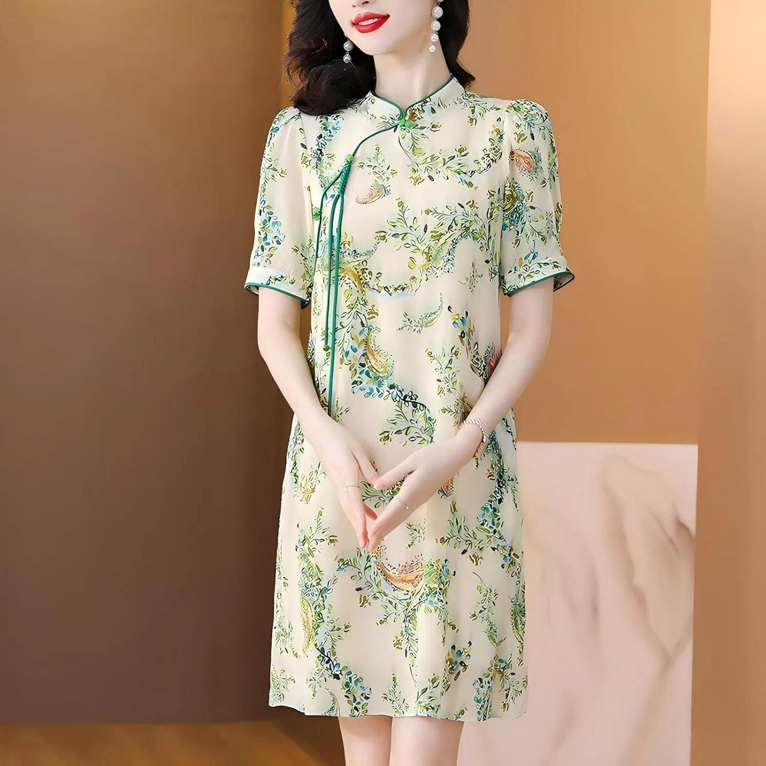 Женское платье-ципао с принтом, модели Cheongsam, Beige With Green Floral Print — фото 2