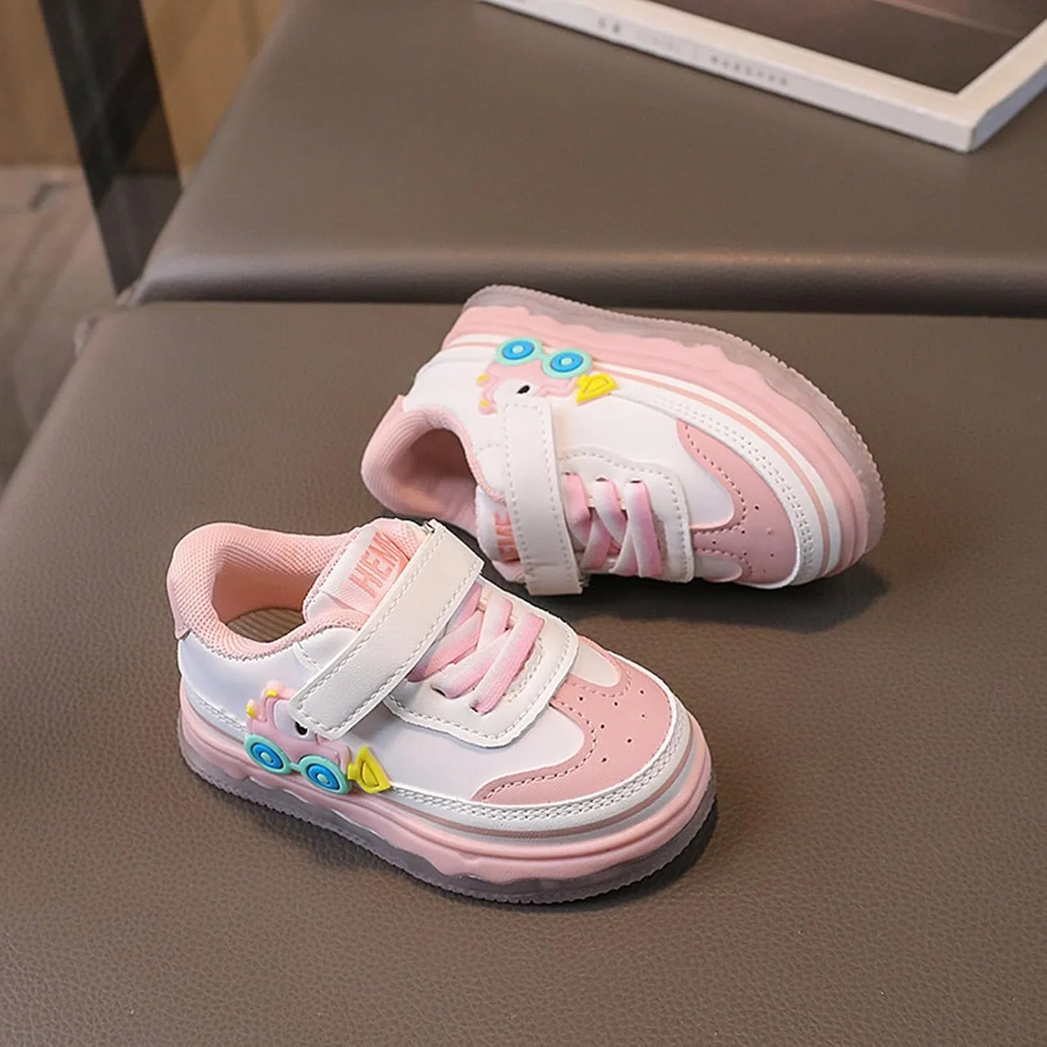 Детские кроссовки с принтом экскаватора для мальчиков и девочек, Pink — фото 3