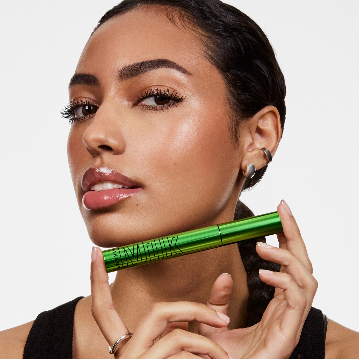 Объемная тушь для ресниц Kush Big Hit Mascara Milk, 4,5 g — фото 4