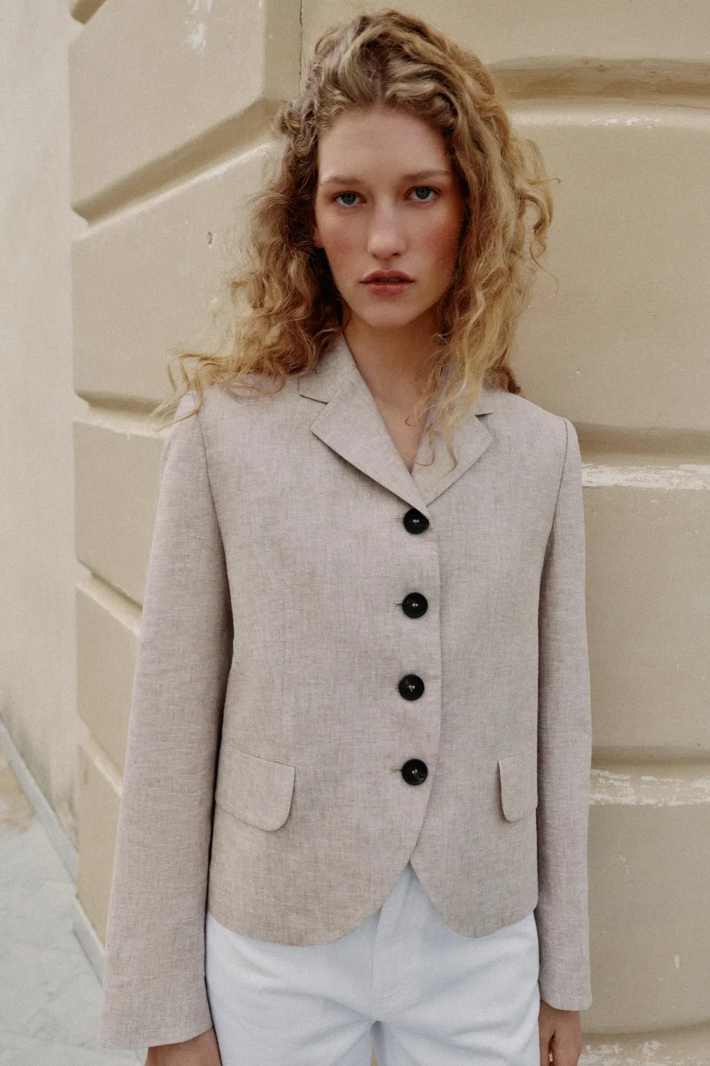 Прямой блейзер из льняной смеси с вытачками ZARA, Sand/Marl — фото 4