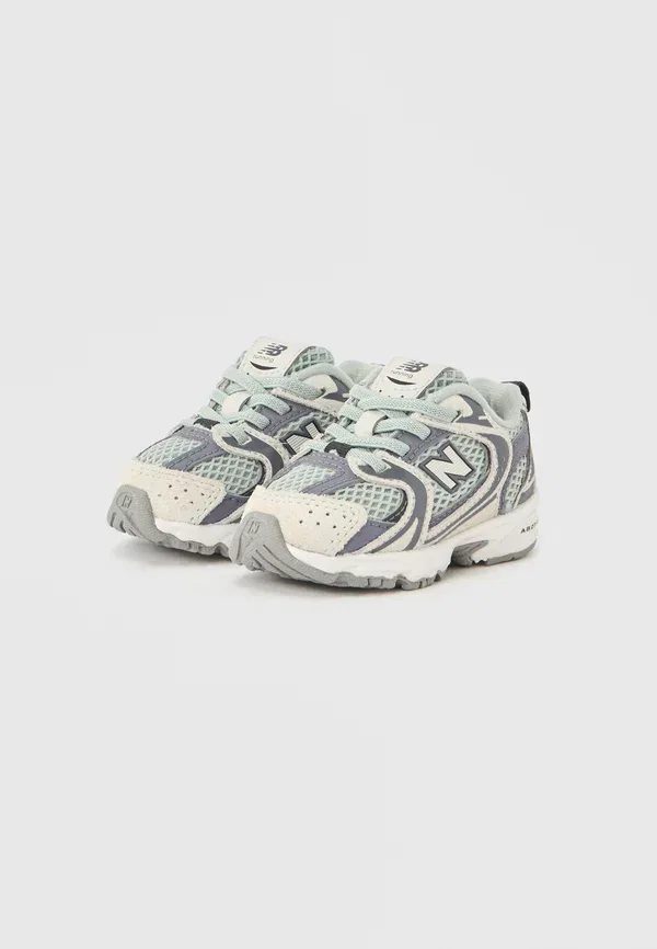 Кроссовки Leather and Textile 530 New Balance white, серый — фото 2