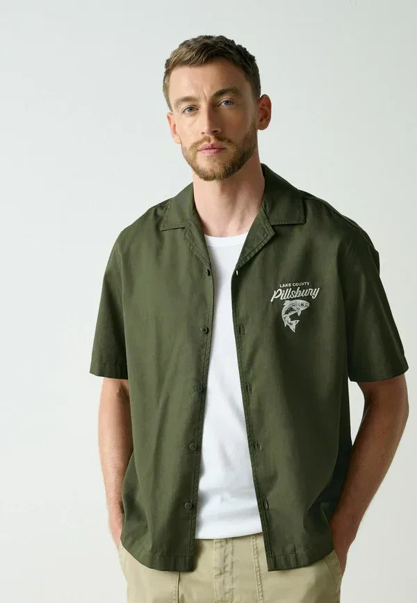 Рубашка с принтом Regular fit - relaxed fit back print short sleeve shirt Next, green, зеленый — фото 2