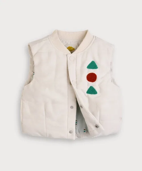 Утепленный жилет с вышивкой moimoln, безрукавка, цвет айвори