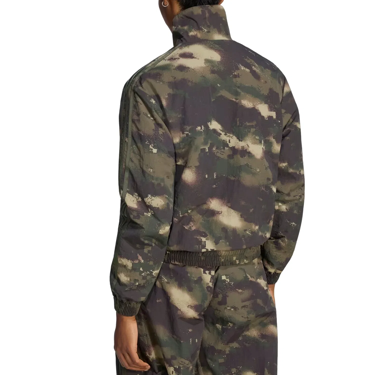 Женская куртка Camouflage Loose Track Top Asia Sizing 'Night Cargo Aurora C adidas, Night Cargo / Aurora Coffee / Olive Strata / Orbit Green — фото 2