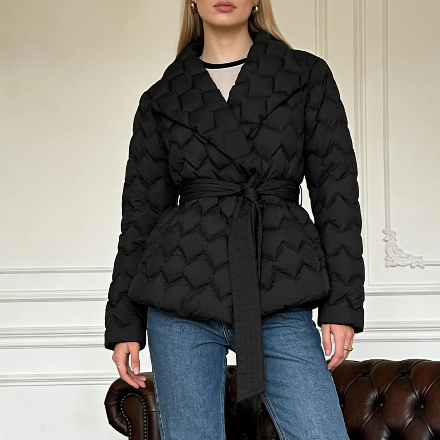 Женское зимнее пальто с воротником-лацканом и поясом, Black — фото 4