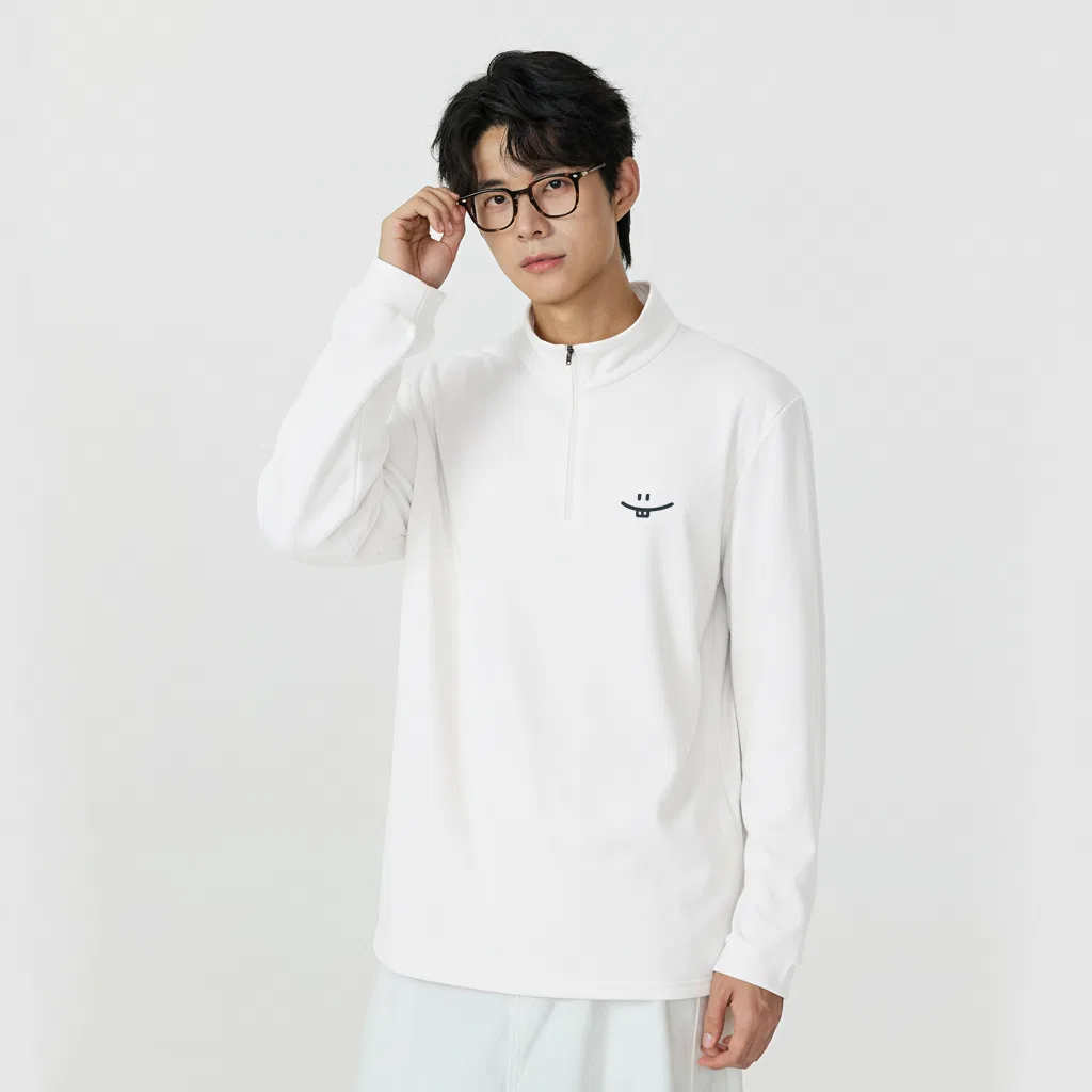 Детская футболка с принтом MINISO, Soft Polar Fleece White B Simple Smile Drawing Chest Logo — фото 3