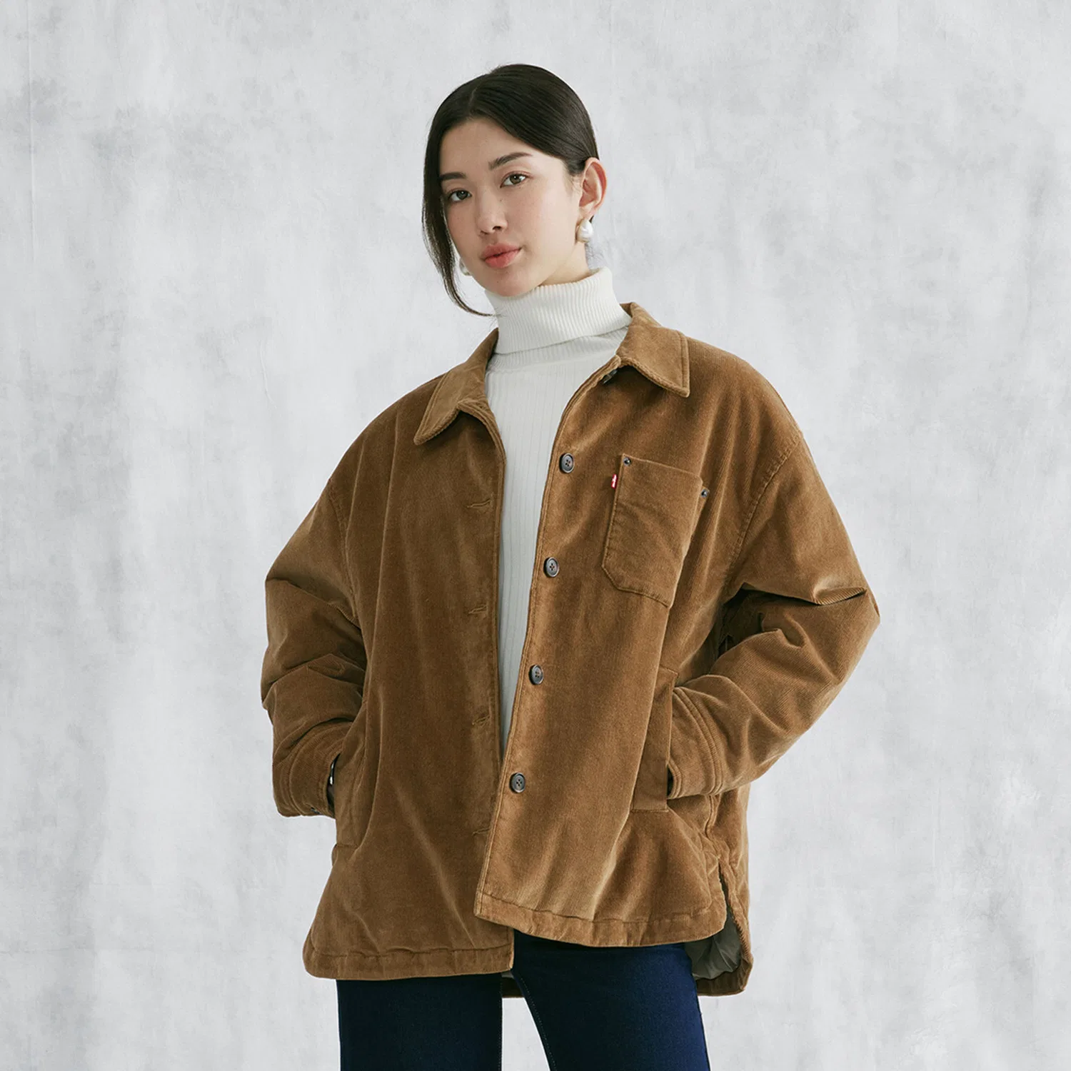 Женская куртка пуховик с лацканами Levi's, Camel — фото 4