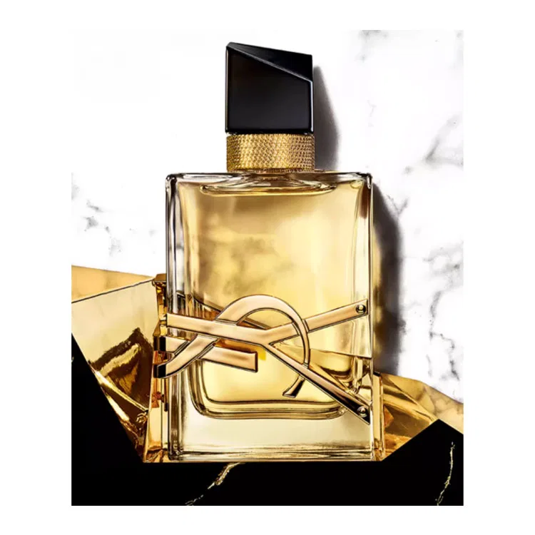 Женский парфюмерный набор с духами и бальзамом для губ Yves Saint Laurent, Freedom Water, Pink Lip Balm, 30 мл + 3,1 г, Fougere — фото 3