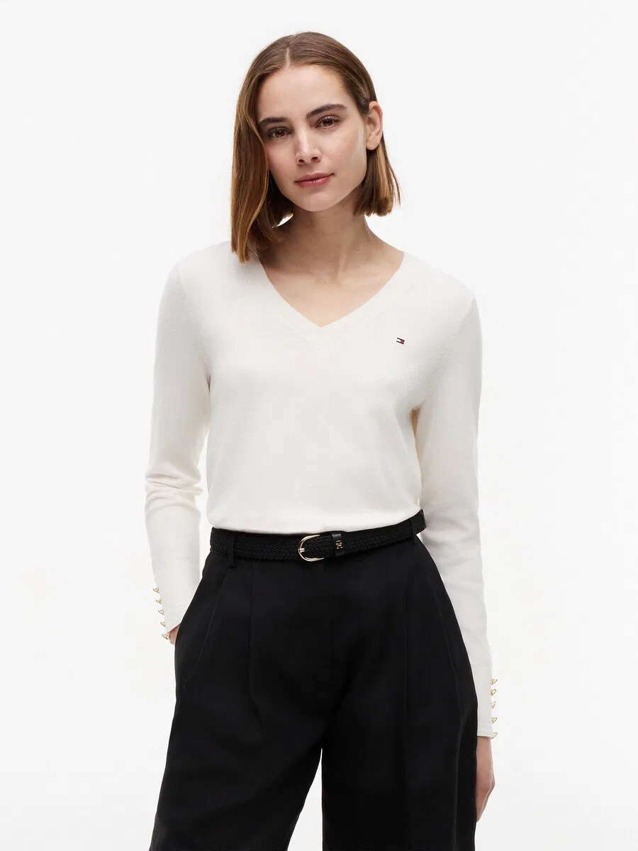 Свитер TOMMY HILFIGER с золотистыми пуговицами на манжетах, цвет слоновой кости — фото 2