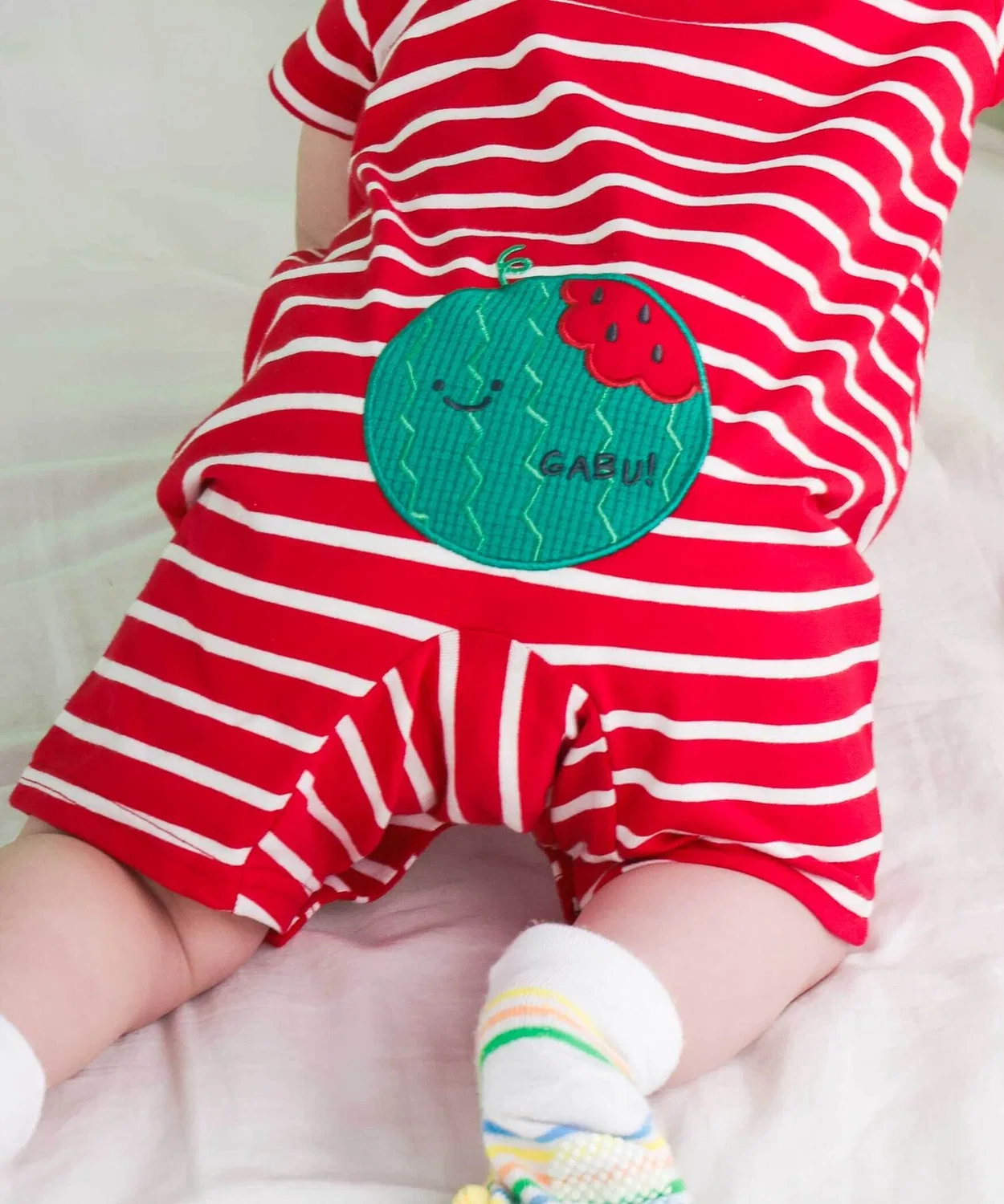 Детский боди-комбинезон с фруктовым патчем и принтом, модель Fruit Patch SLAP SLIP BABY, Red — фото 4