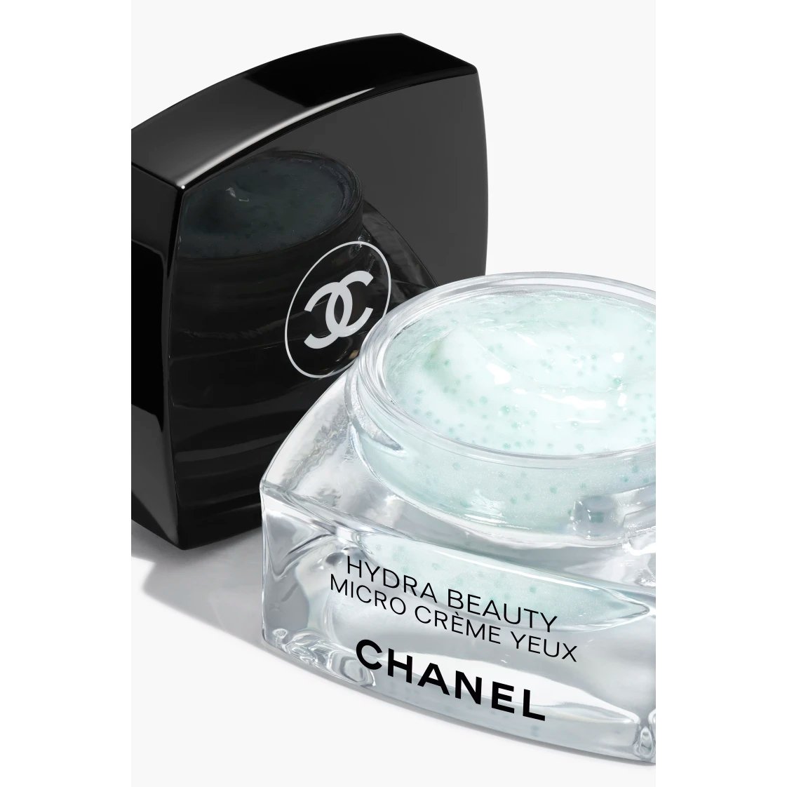 Увлажняющий крем для сияния кожи вокруг глаз Chanel Hydra Beauty Micro Crème Yeux, 15 гр — фото 3