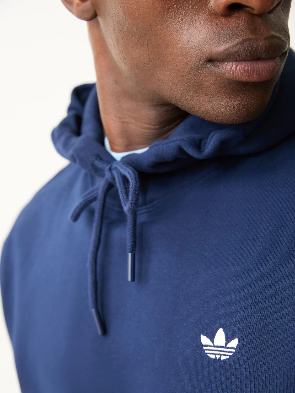 Худи adidas Originals Essentials с капюшоном, синее — фото 4