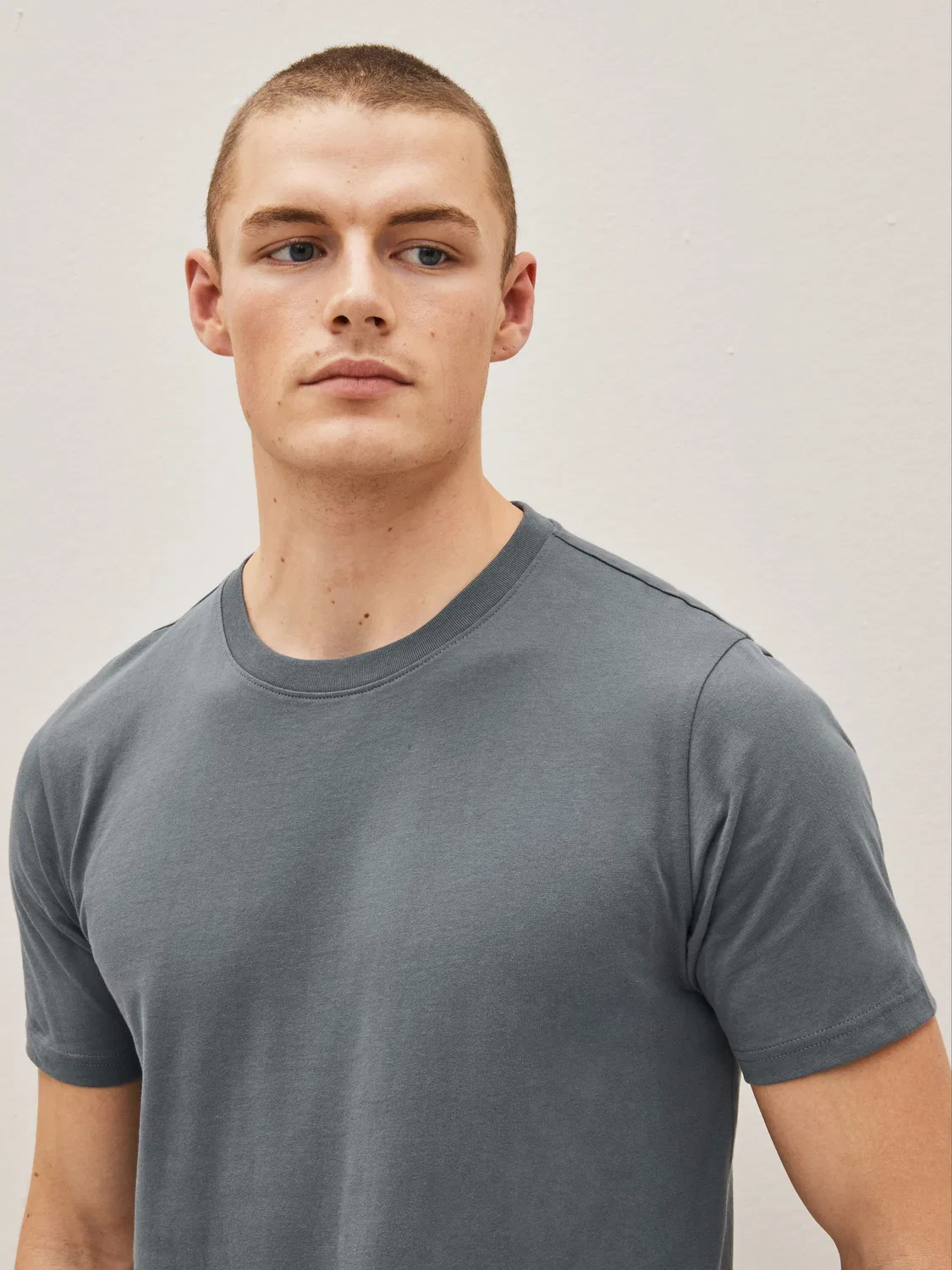Футболка Essential Cotton 6 Pack Next, черный/сизый/серый меланж/белый/темно-синий/синий — фото 4