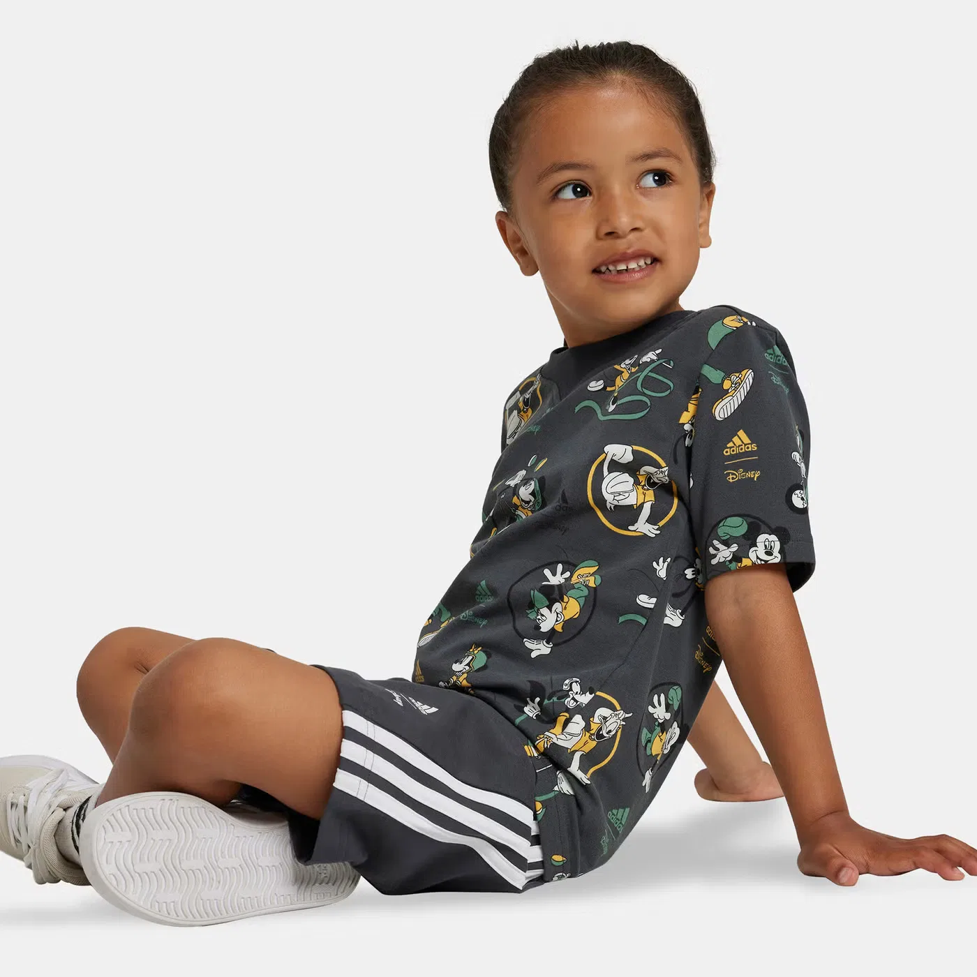 Комплект футболки и шорт с принтом Disney Mickey Mouse Adidas, серый — фото 3