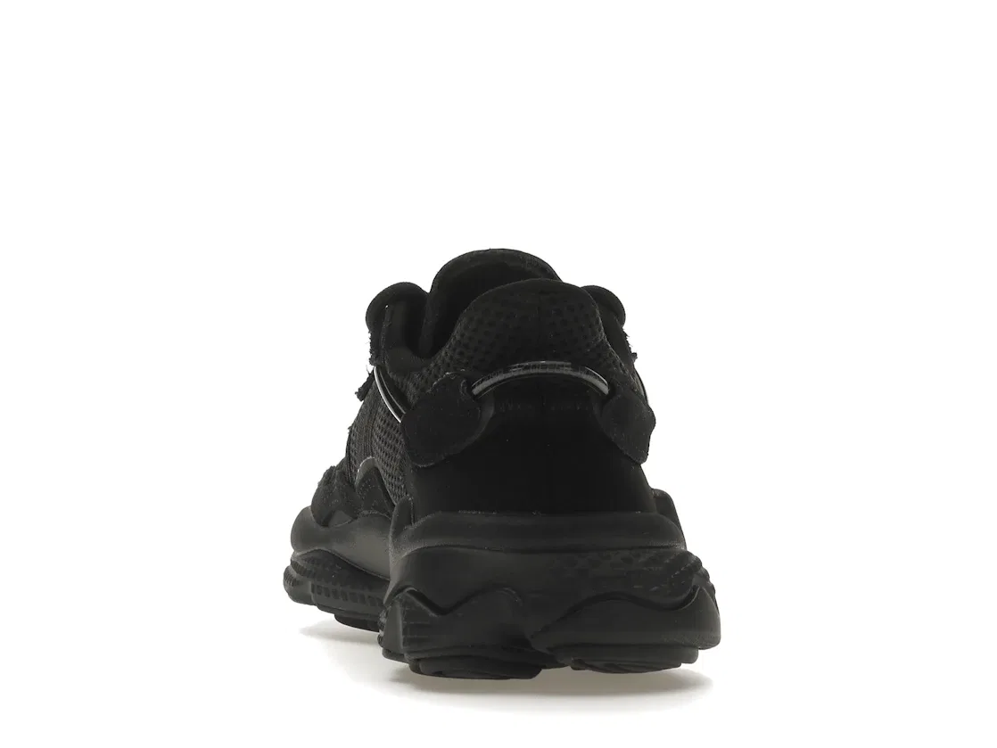 Детские кроссовки Lifestyle с массивным силуэтом Adidas Ozweego, Core Black/Core Black/Grey — фото 4