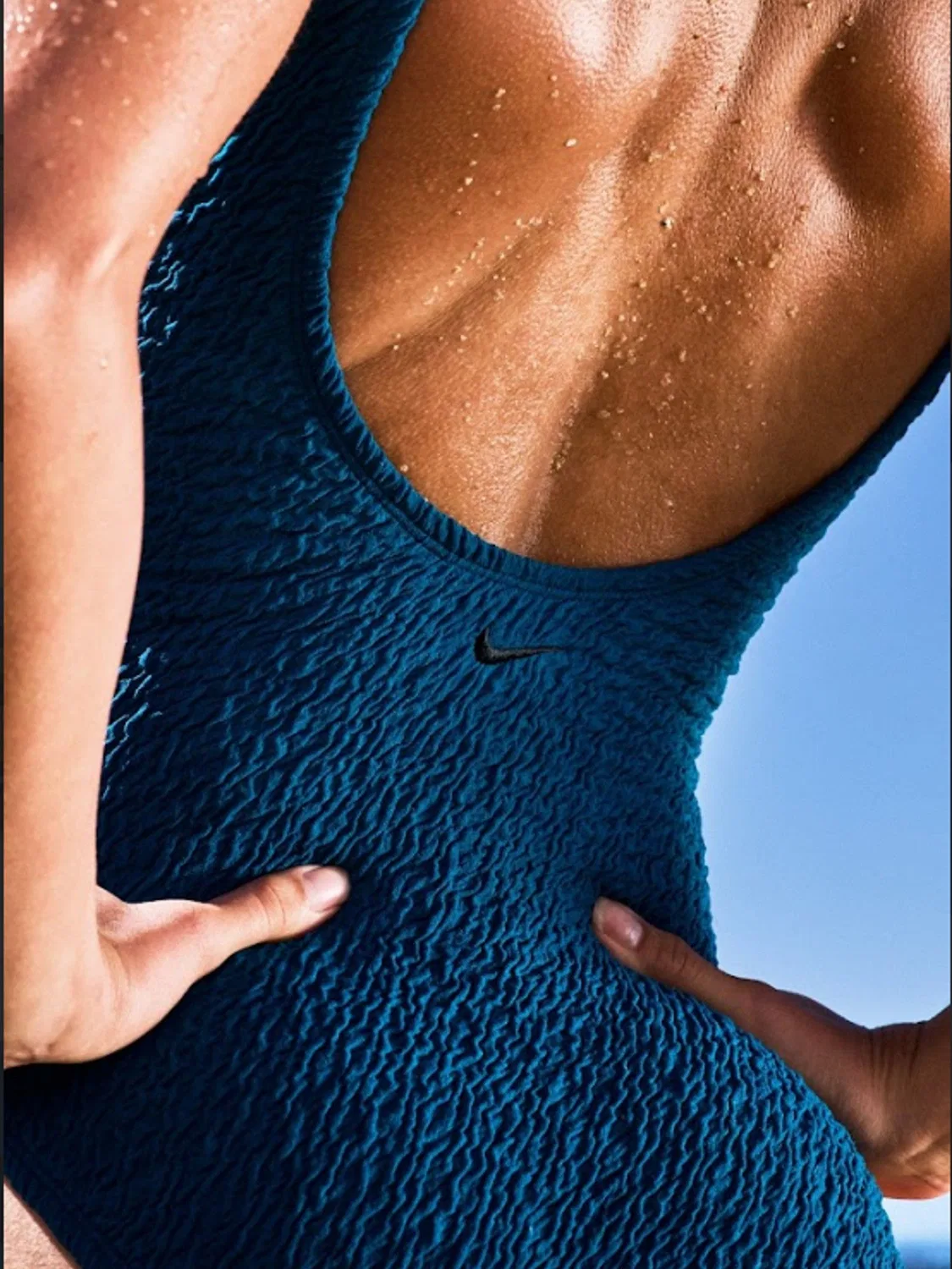 Купальник слитный фактурный Nike Green, зеленый — фото 3