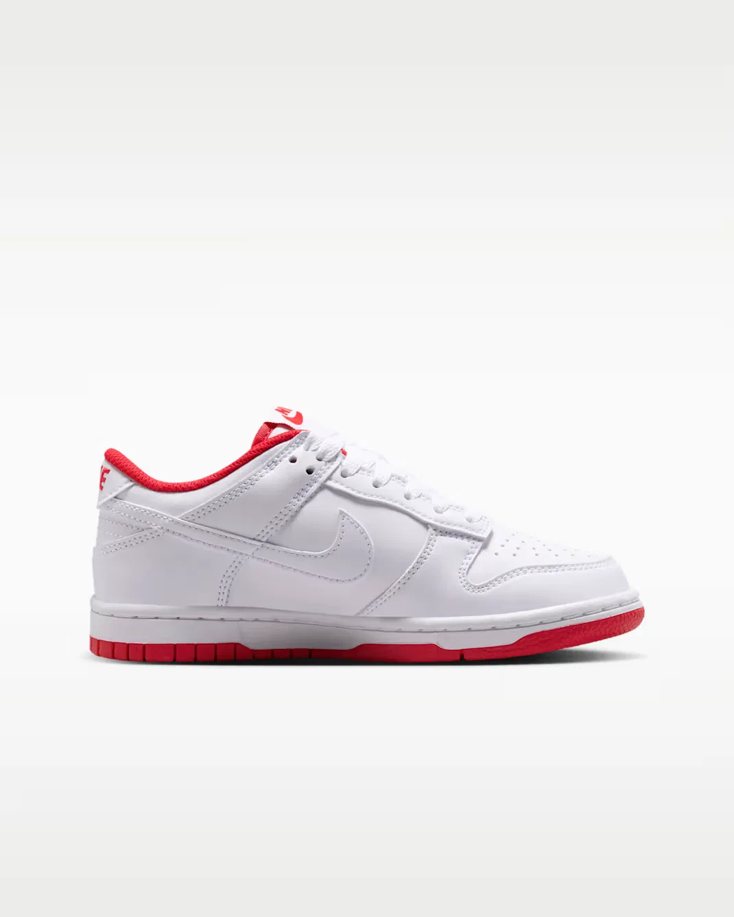 Кроссовки для детей постарше Nike Dunk Low, White/University Red/White — фото 3