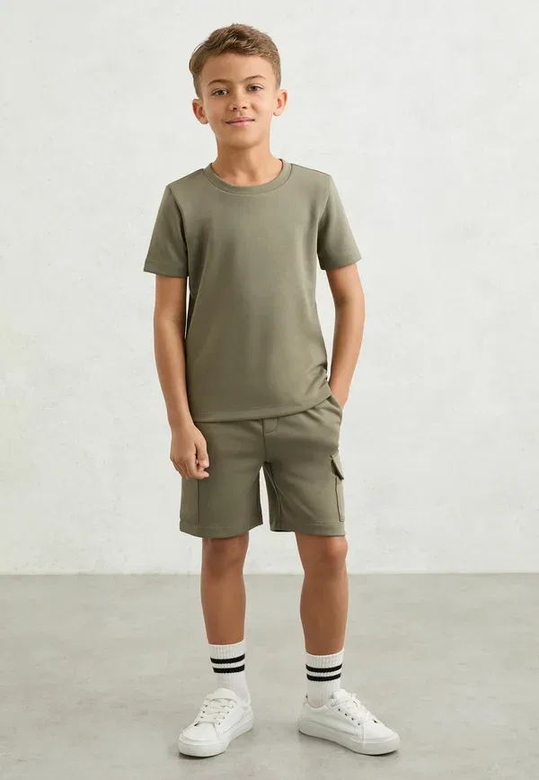 Футболка из полиэстера Bradley Premium Interlock Crew-neck T-Shirt Reiss, sage, цвет sage