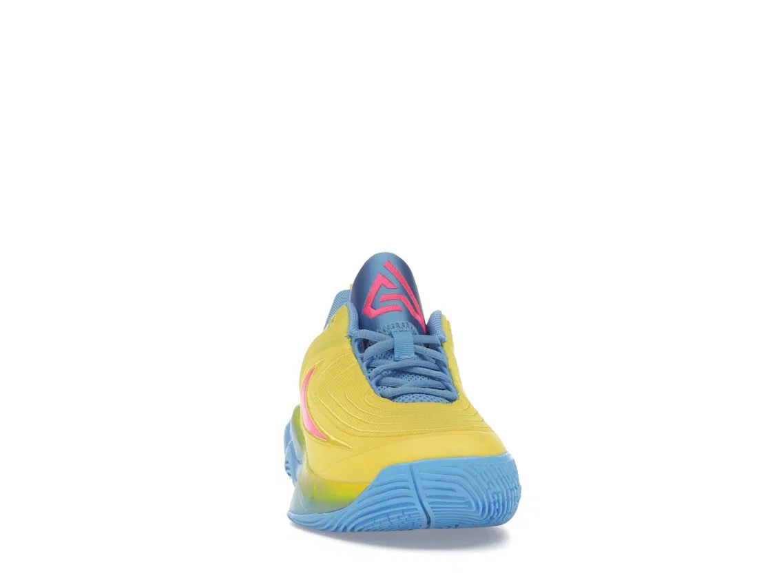 Детские кроссовки для мальчиков Nike Giannis Immortality 4, Lightning University Blue Hyper Pink — фото 2