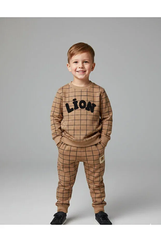 Детский спортивный костюм для мальчиков с принтом Boy'S lion written on it embroidered square patterned tracksuit 2-piece set Tuffy, Brown — фото 2