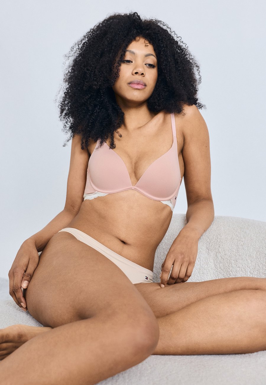 

Бюстгальтер Tommy Hilfiger MICRO PLUNGE BRA, Foggy Pink/Light Pink