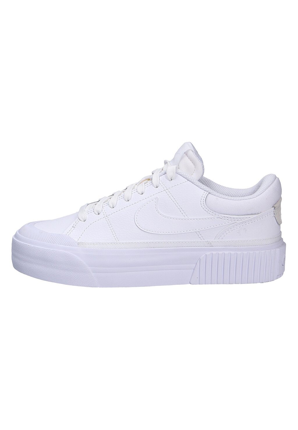 

Кроссовки Nike, цвет weiß