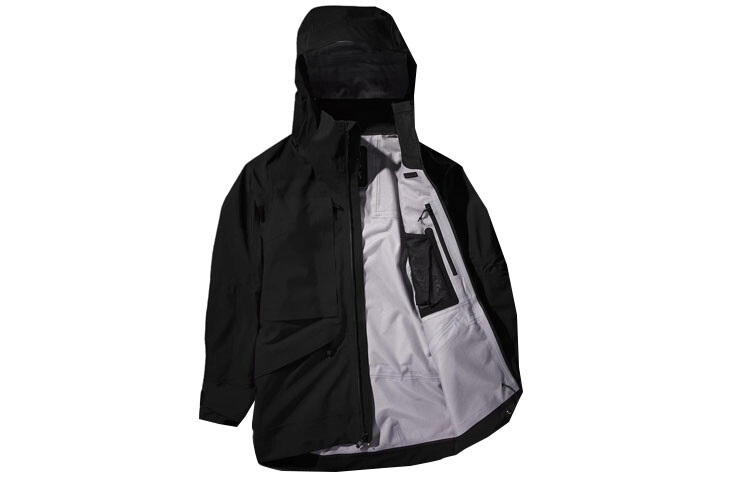 

THE NORTH FACE Женская куртка, цвет Black