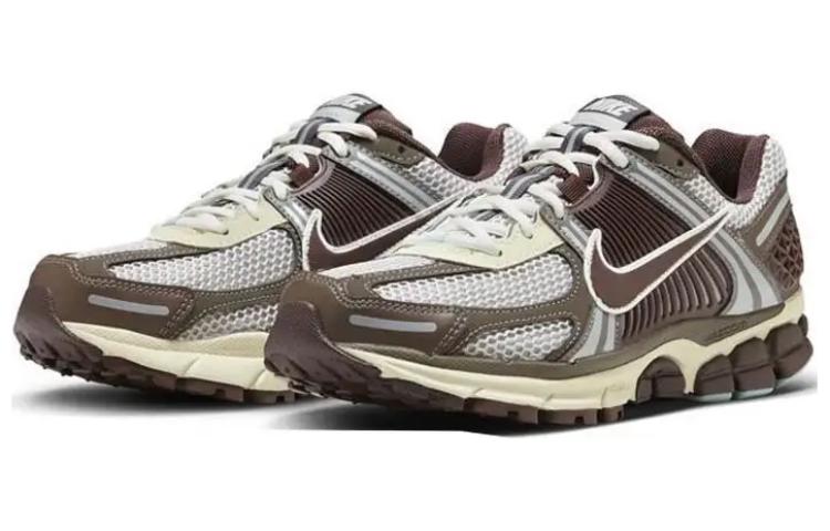 Кроссовки Nike Air Zoom Vomero 5, коричневый — фото 2