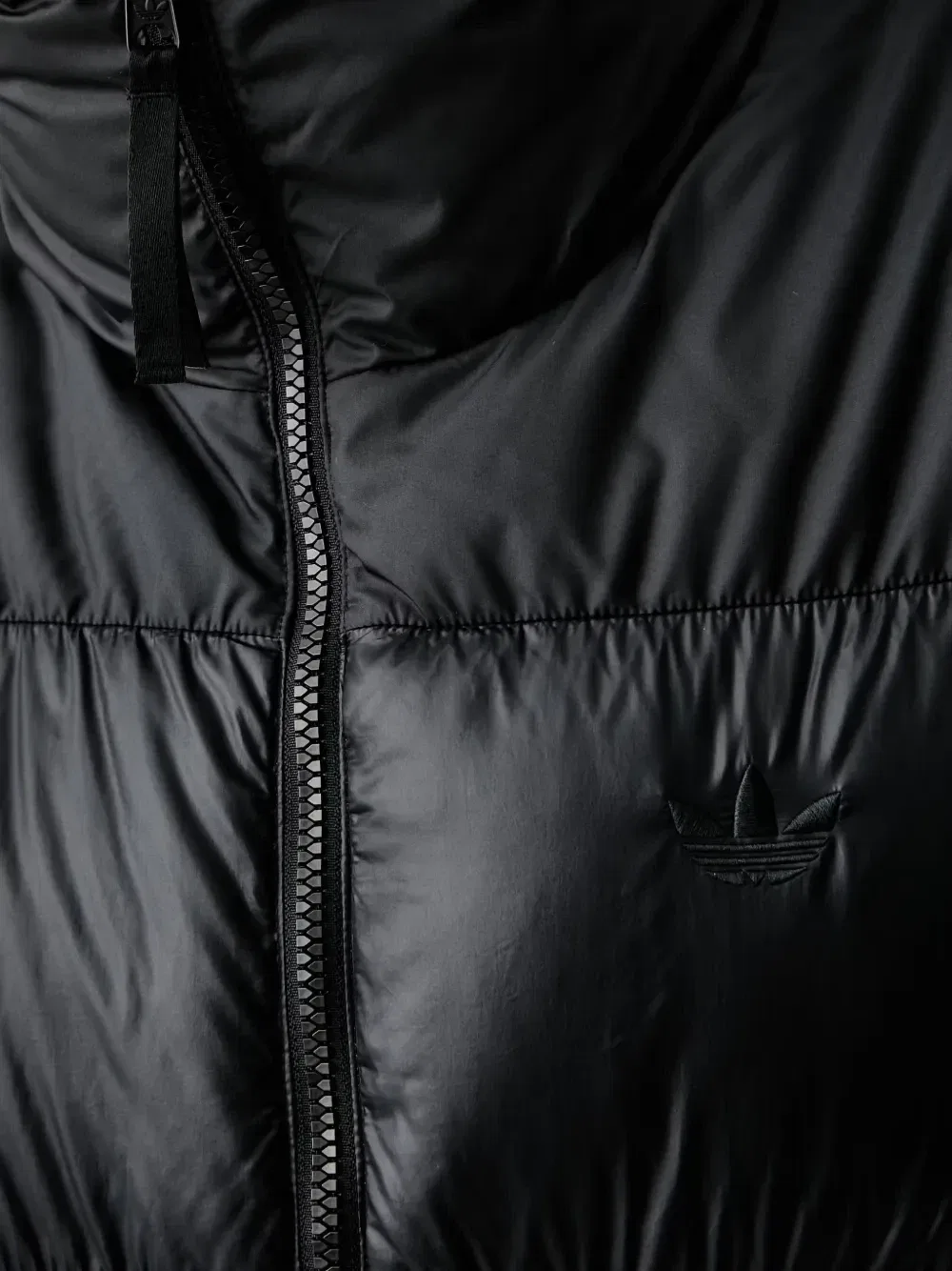 Стеганая куртка adidas, черный — фото 4